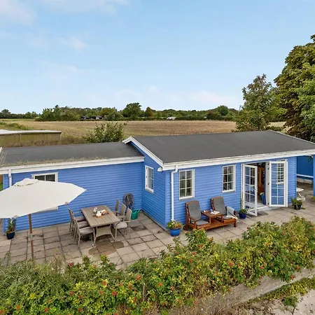 Tana - 5m From The Sea By Interhome Feriehus *
